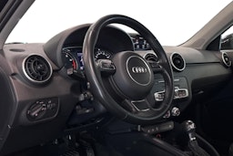Musta Audi A1 2017 kuva 7.