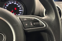 Musta Audi A1 2017 kuva 18.
