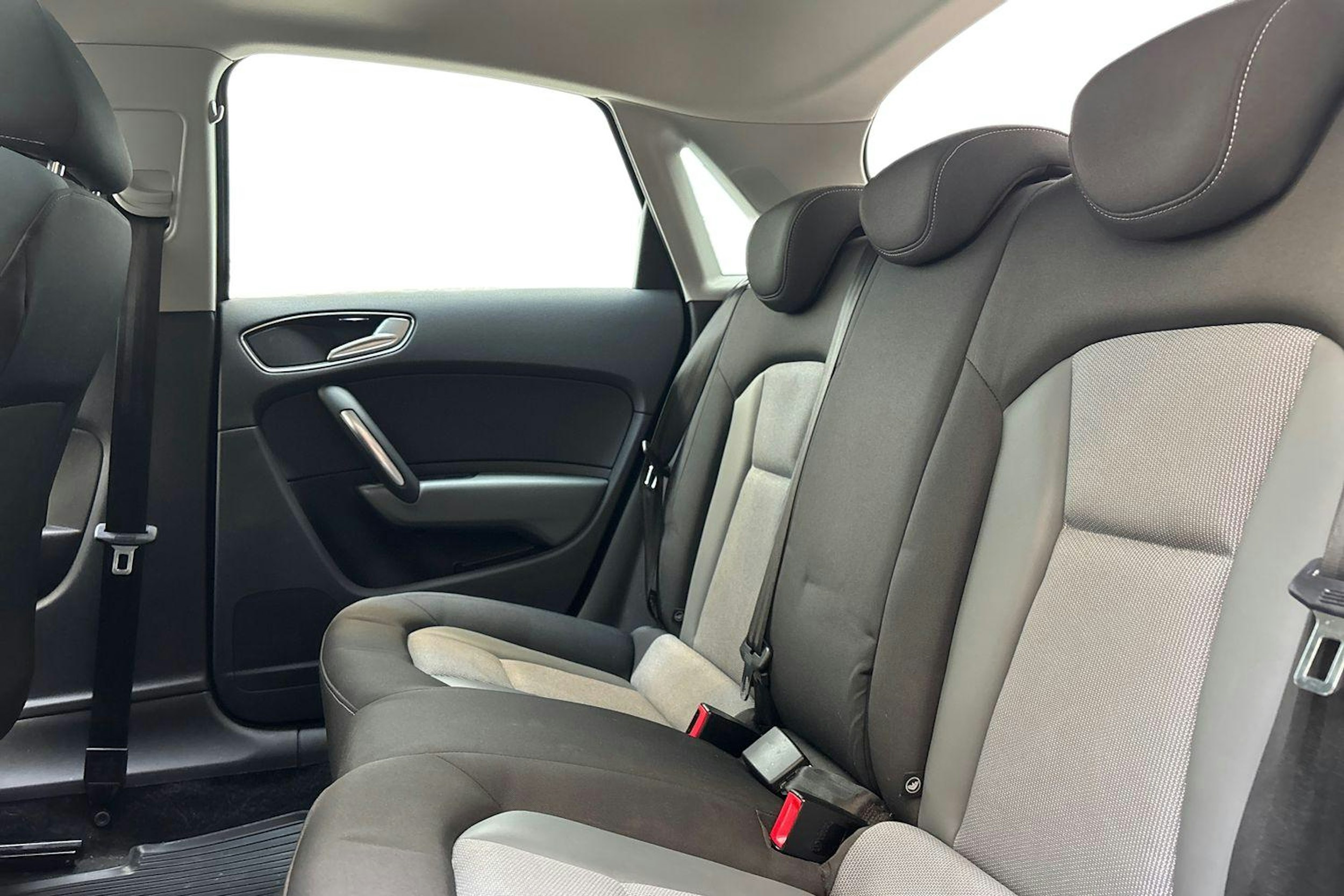 met. harmaa Audi A1 2018 kuva 10.