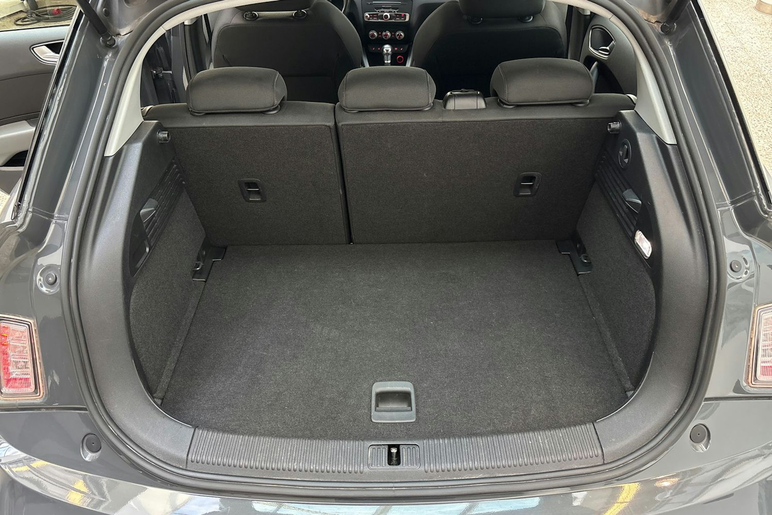 met. harmaa Audi A1 2018 kuva 14.