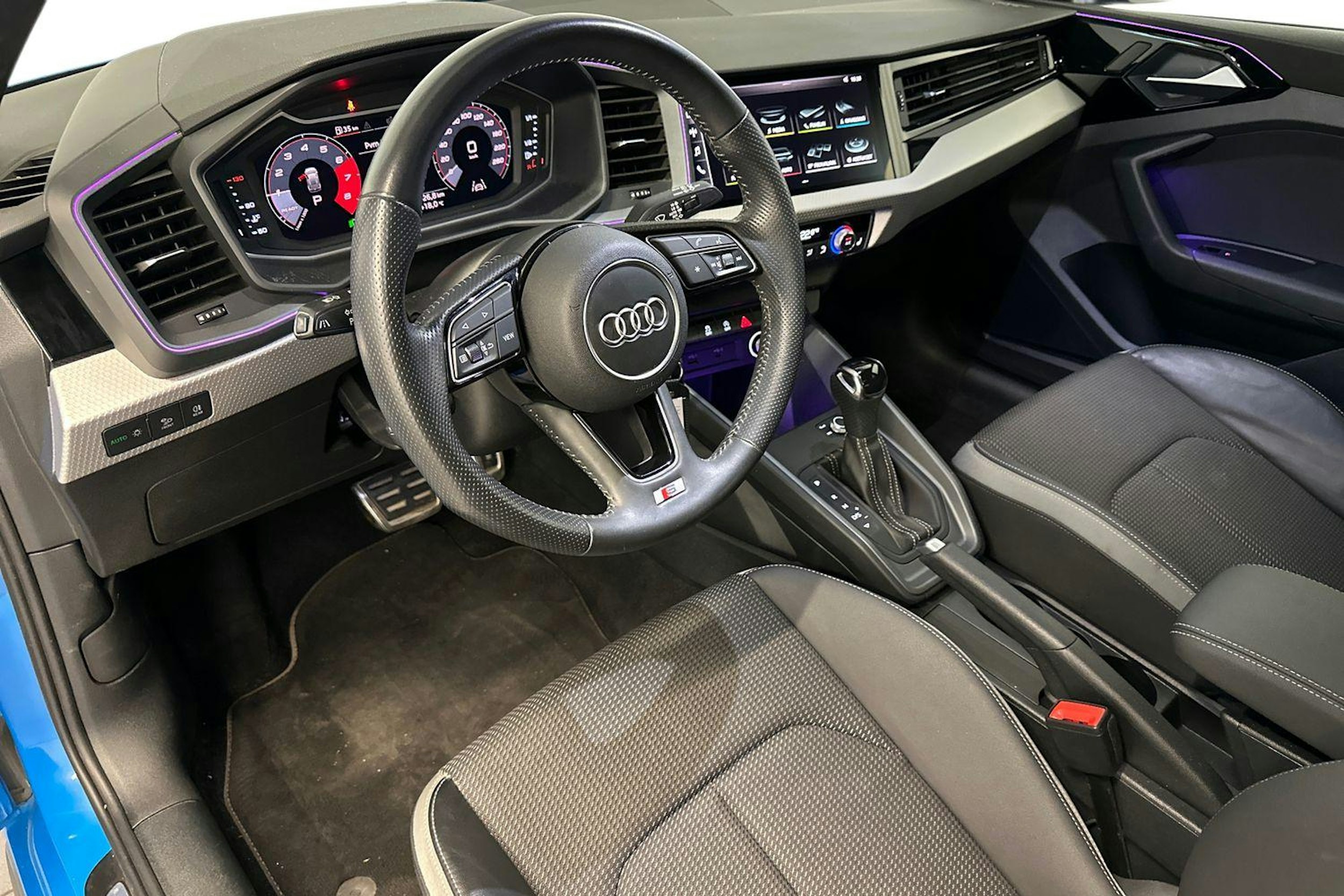 sininen Audi A1 2019 kuva 6.
