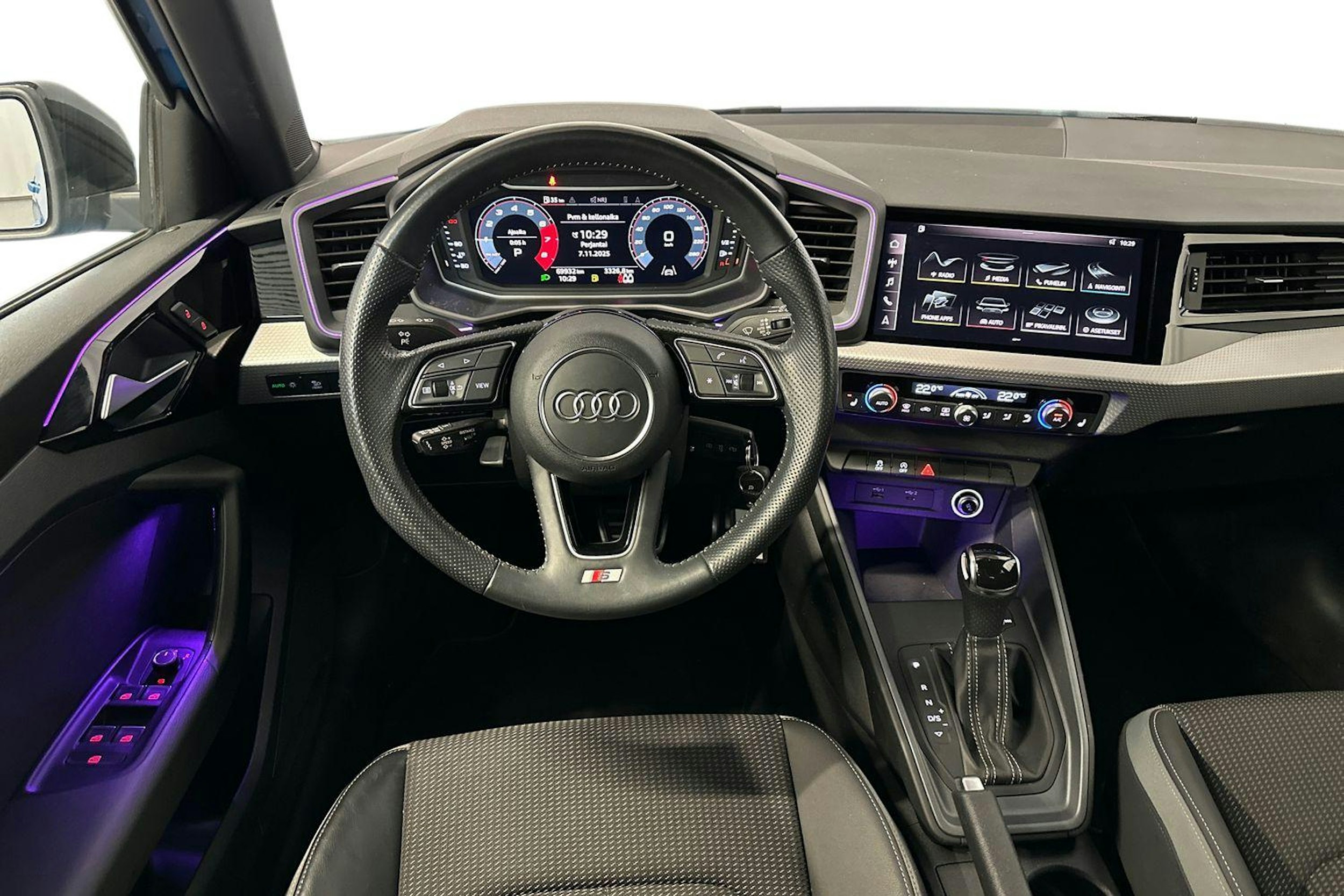 sininen Audi A1 2019 kuva 7.