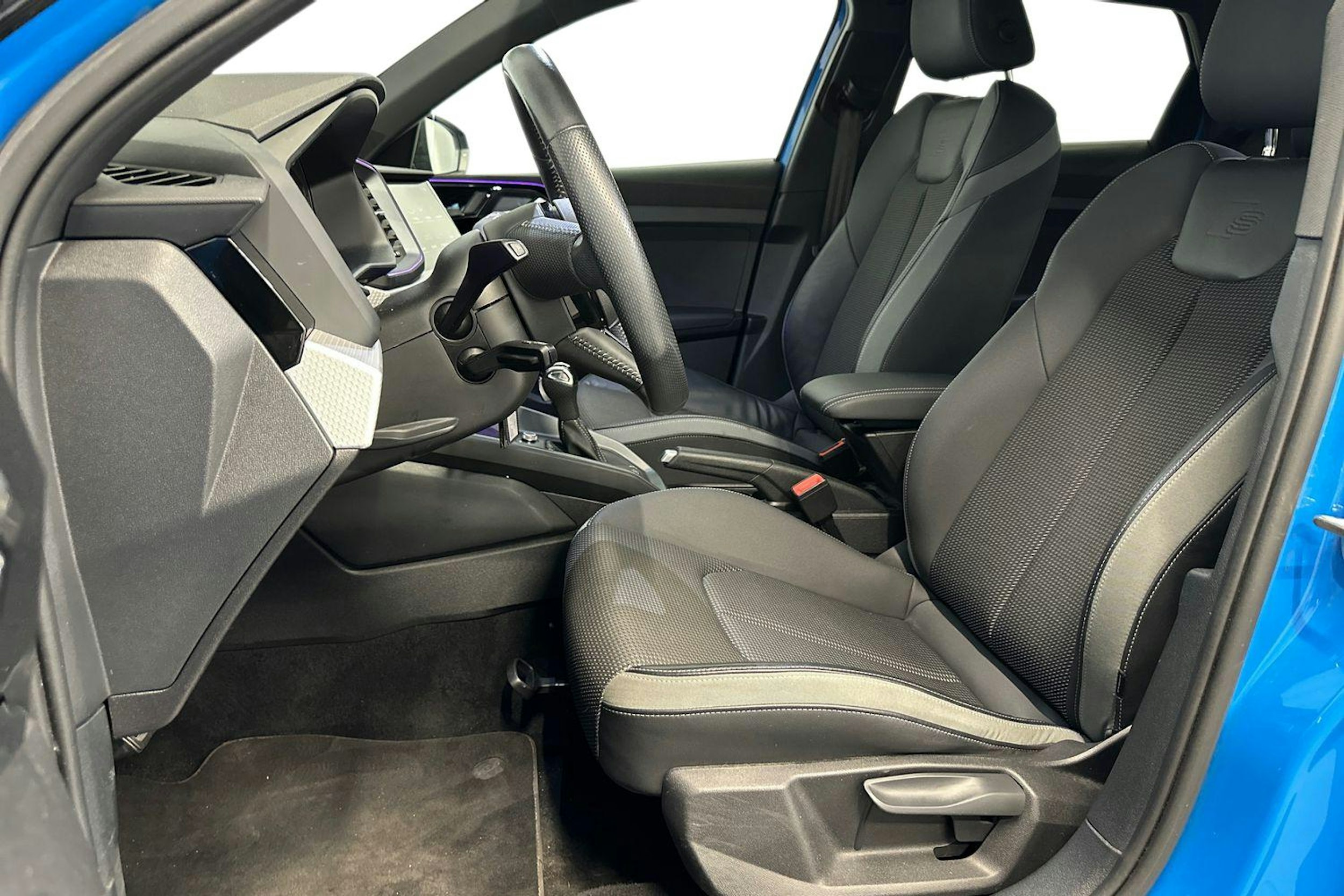 sininen Audi A1 2019 kuva 9.