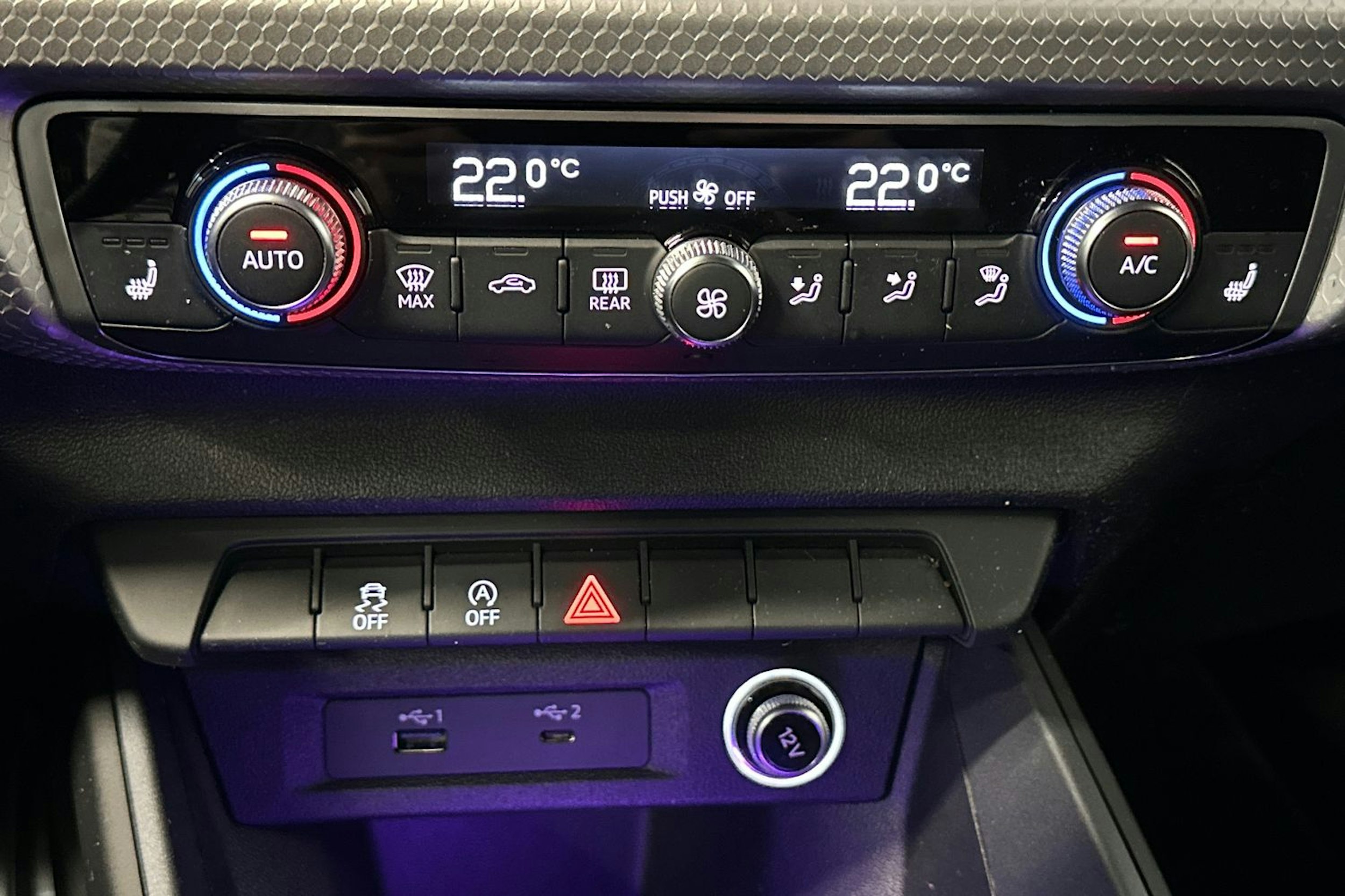 sininen Audi A1 2019 kuva 17.