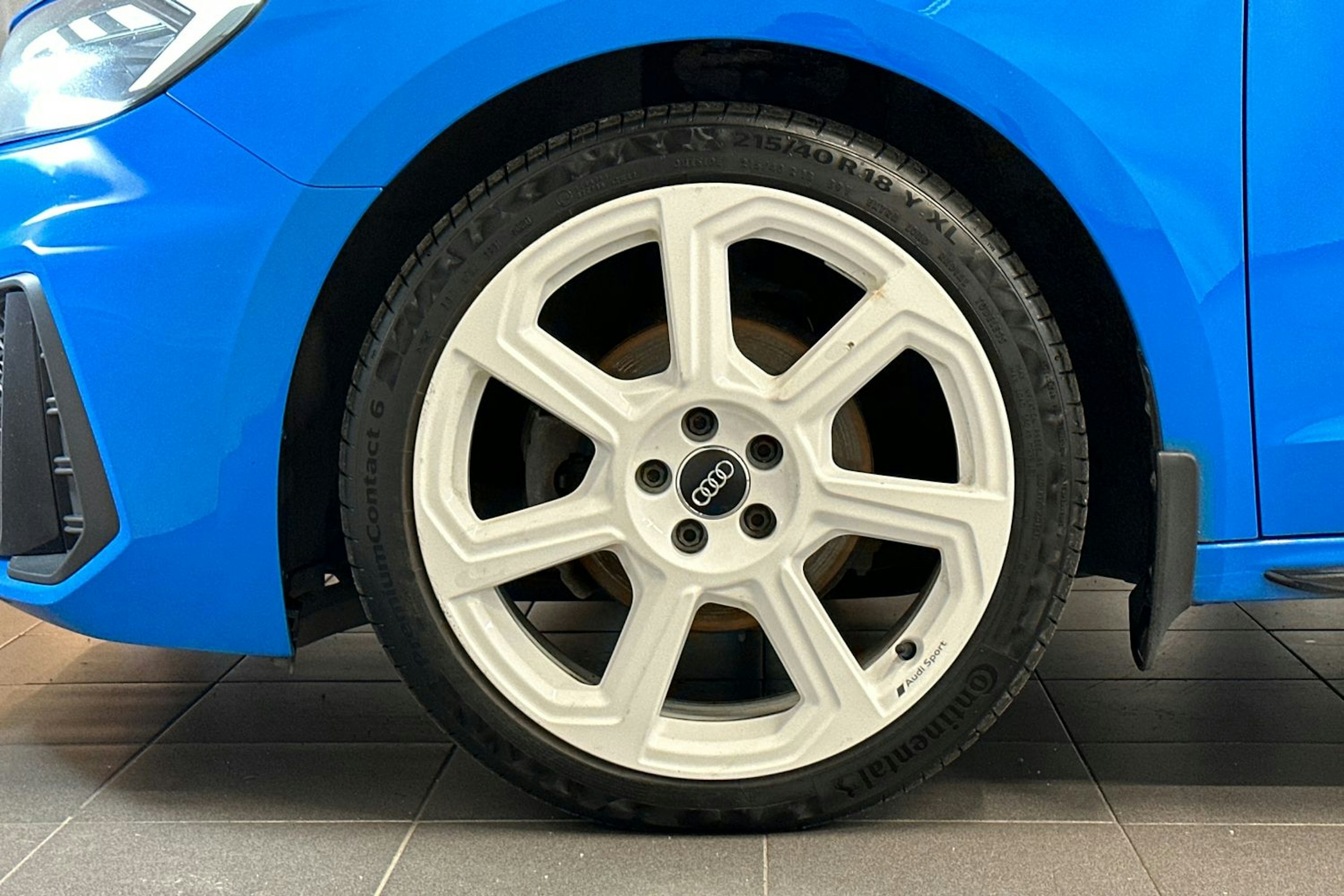 sininen Audi A1 2019 kuva 27.