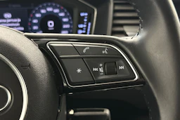 punainen Audi A1 2019 kuva 13.