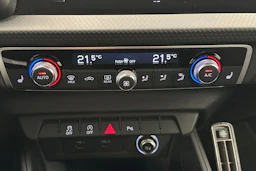 punainen Audi A1 2019 kuva 18.