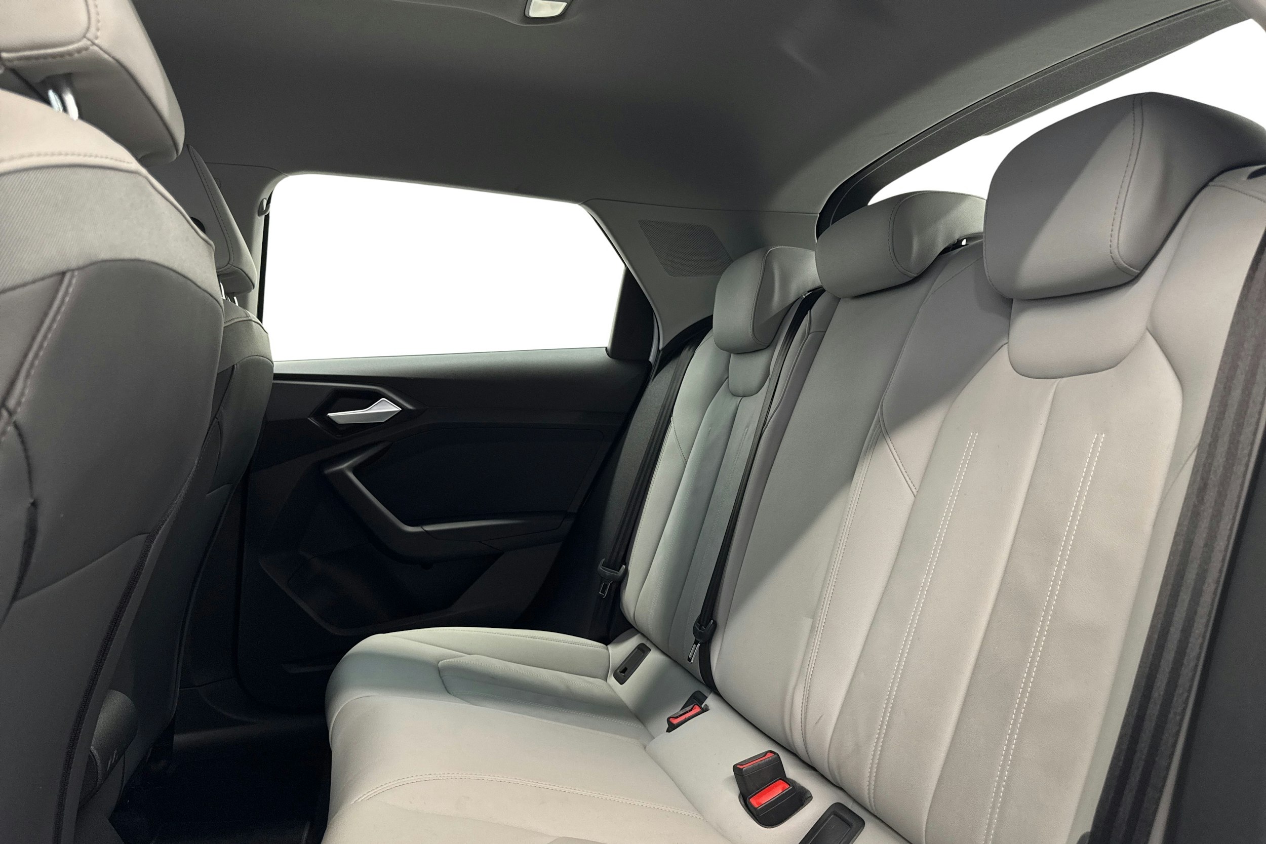 valkoinen Audi A1 2019 kuva 10.