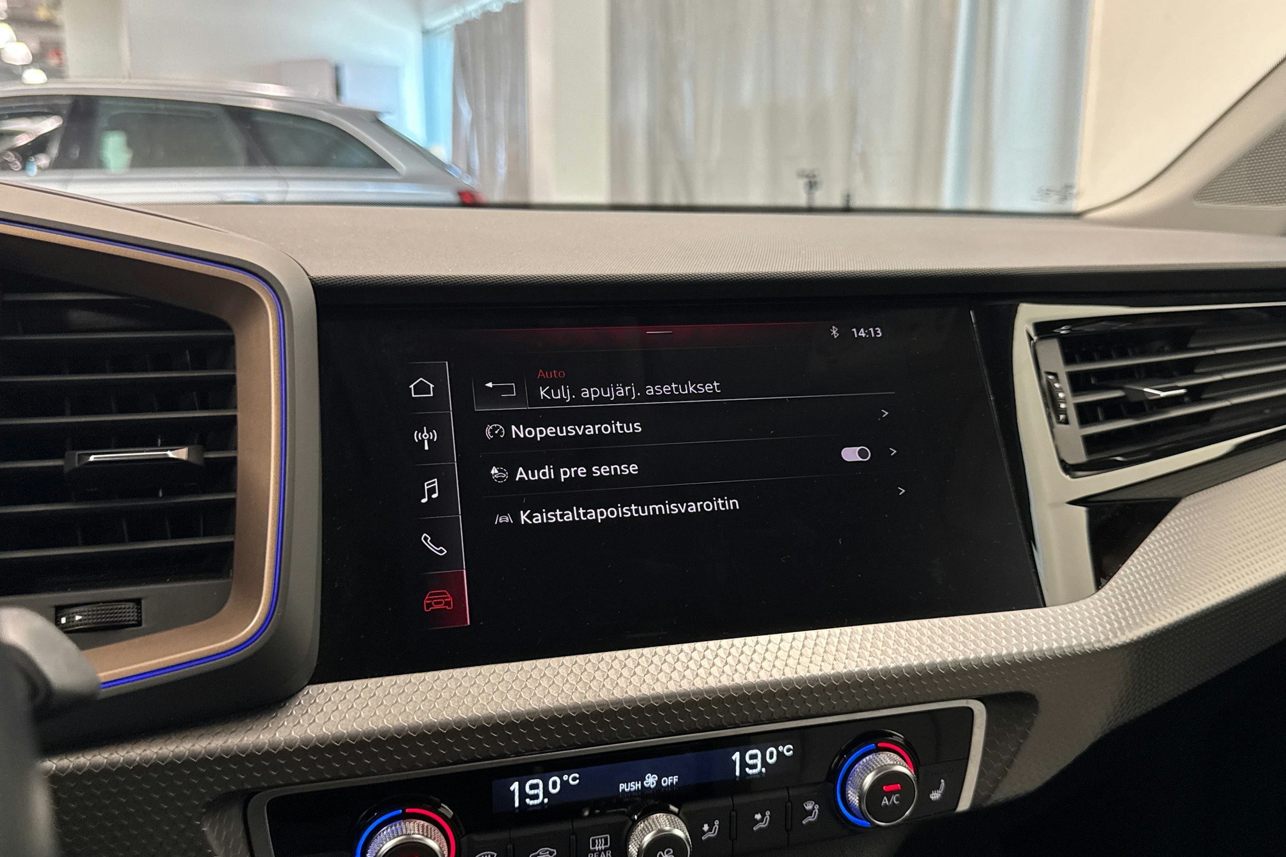 valkoinen Audi A1 2019 kuva 32.