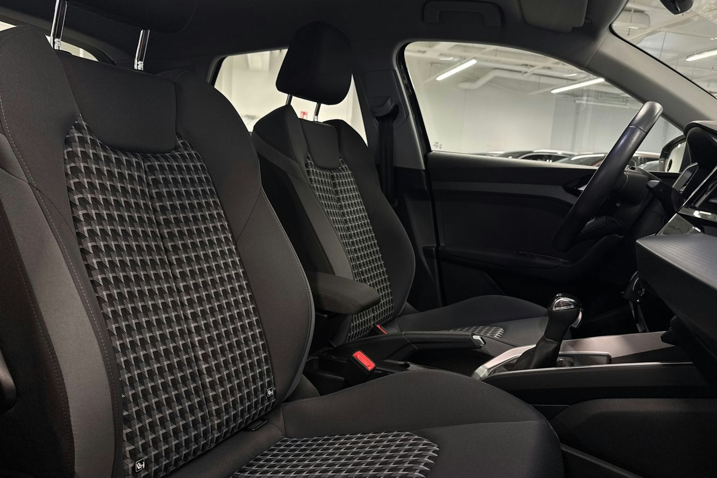 Harmaa Audi A1 2019 kuva 13.