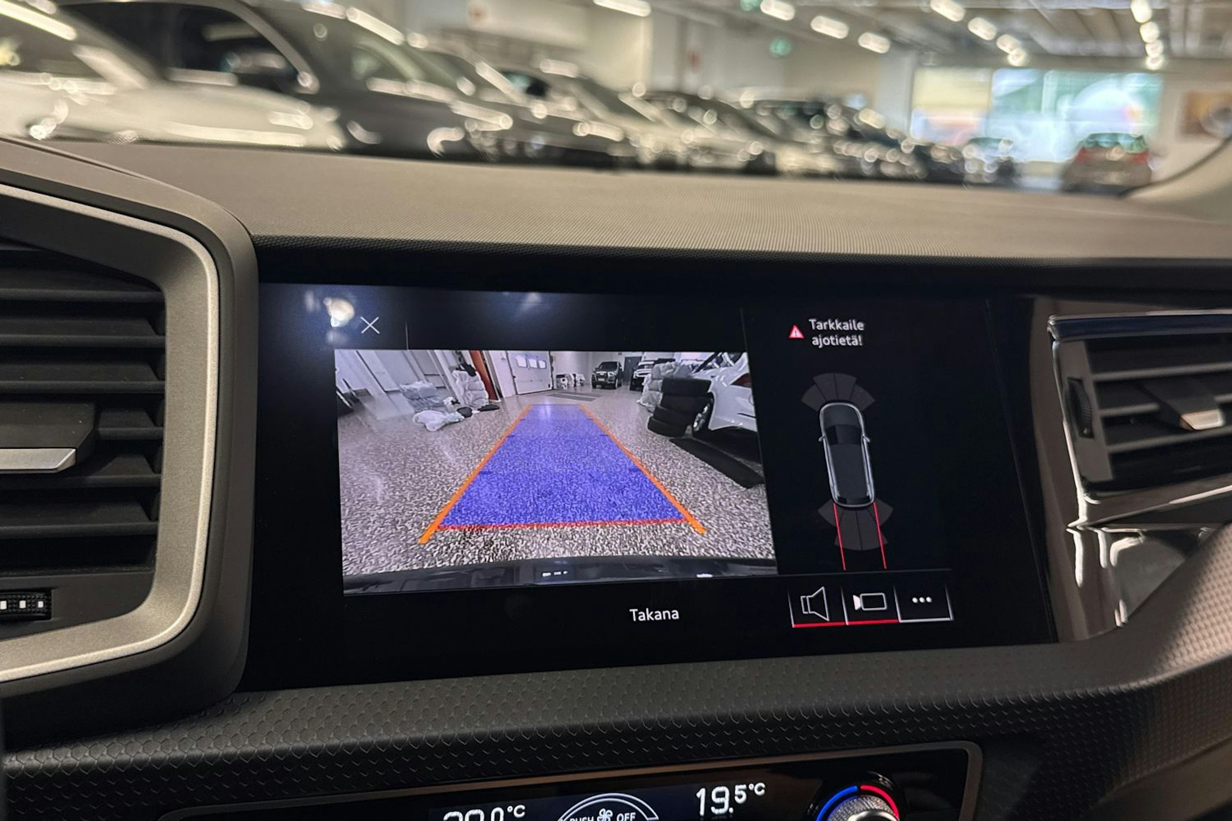 Harmaa Audi A1 2019 kuva 18.