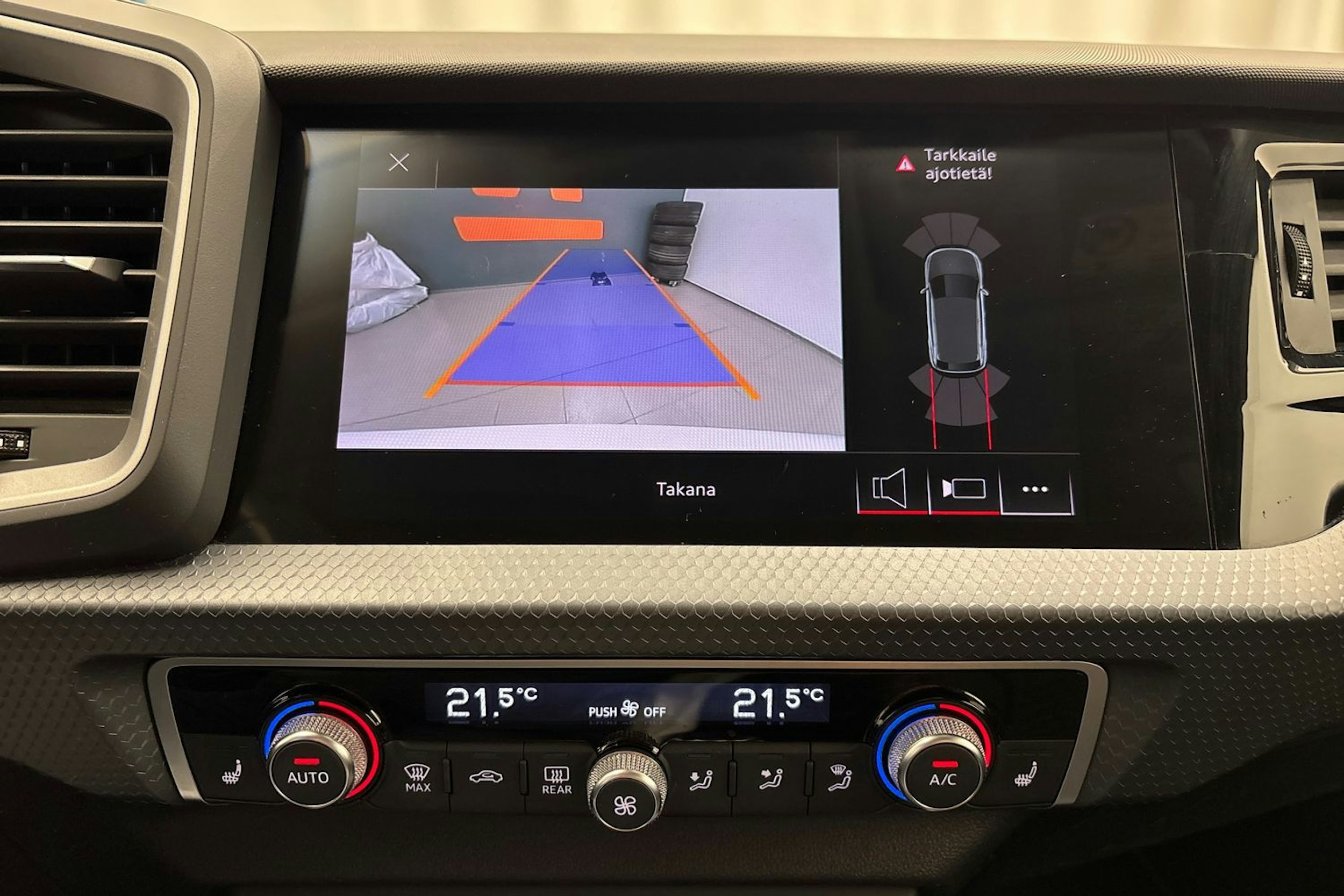 valkoinen Audi A1 2020 kuva 18.