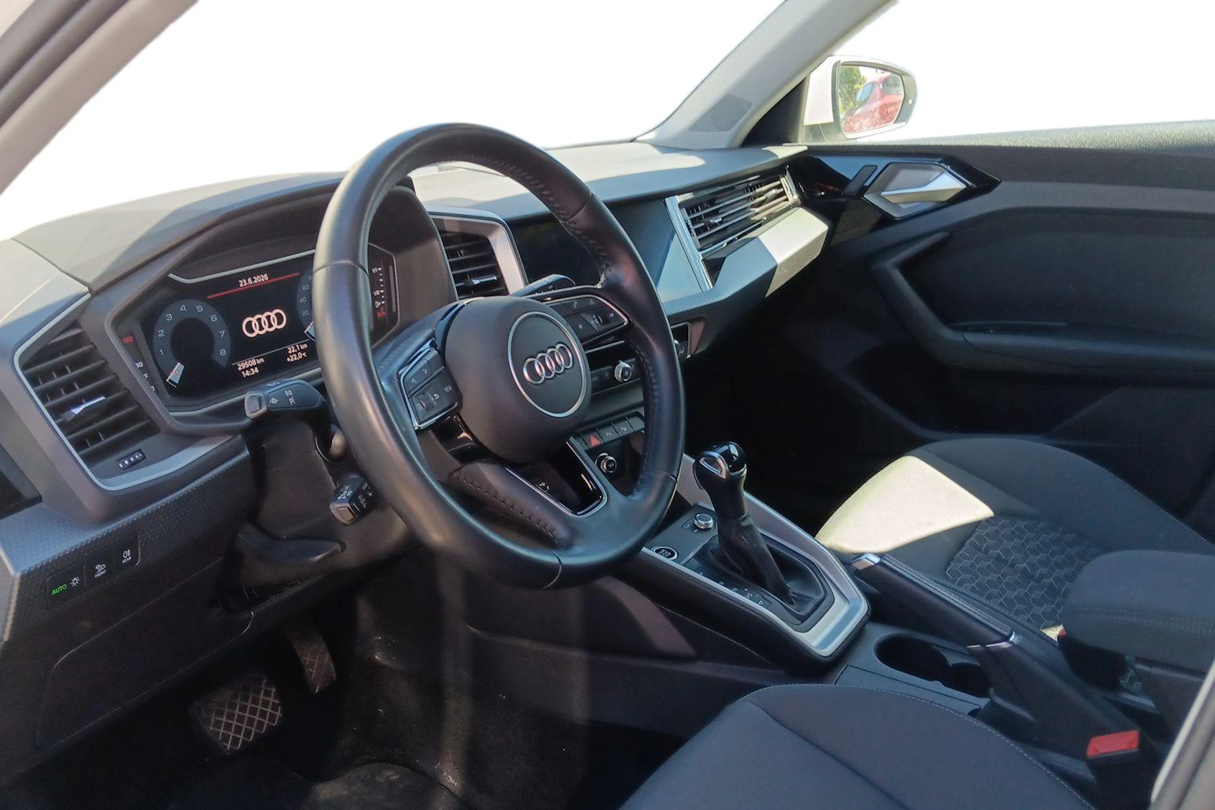 Valkoinen Audi A1 2021 kuva 3.