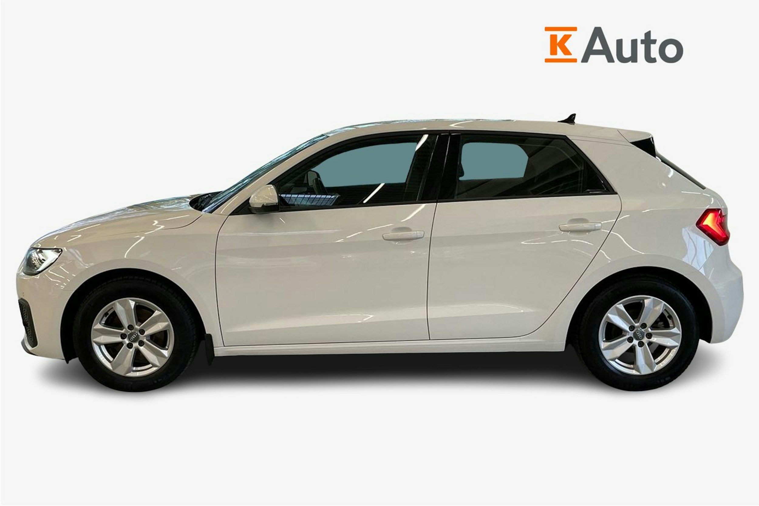 Valkoinen Audi A1 2020 kuva 6.