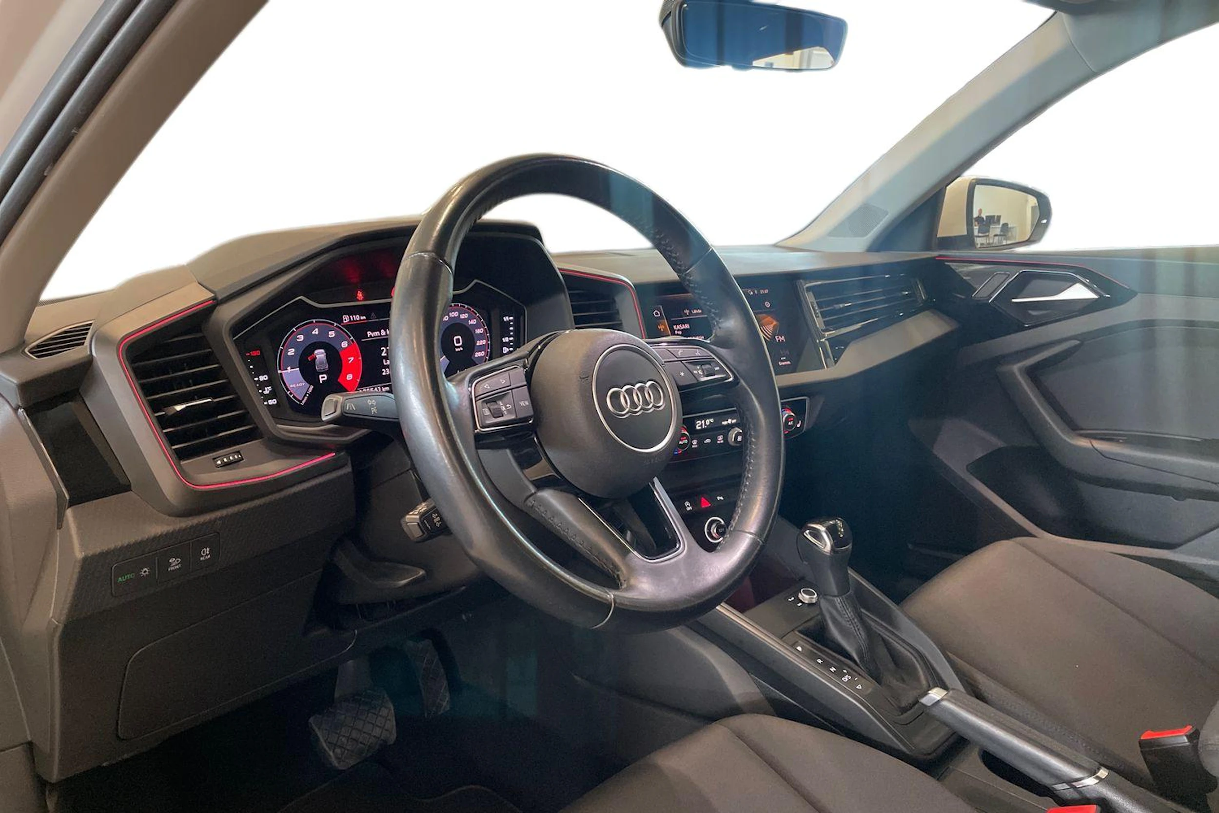 valkoinen Audi A1 2020 kuva 8.
