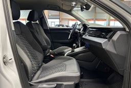 Valkoinen Audi A1 2020 kuva 14.