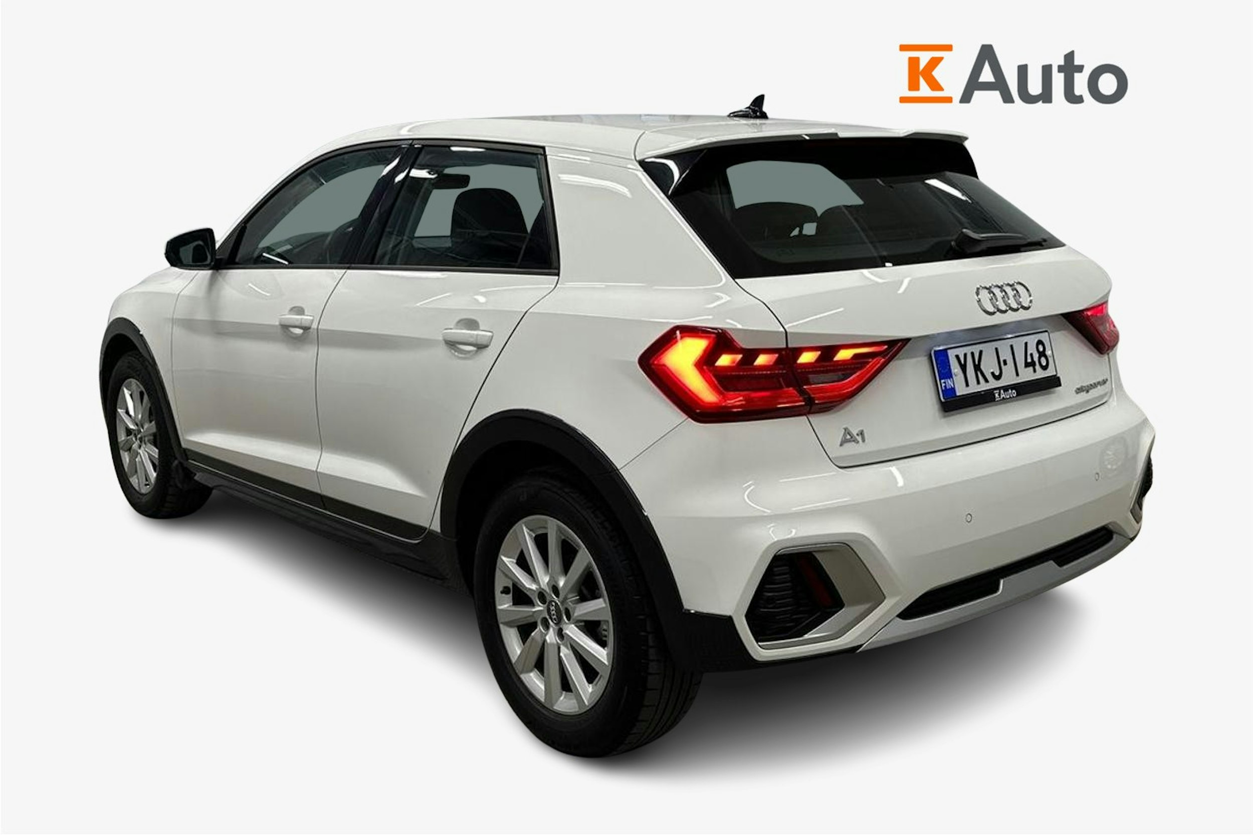 valkoinen Audi A1 2020 kuva 2.