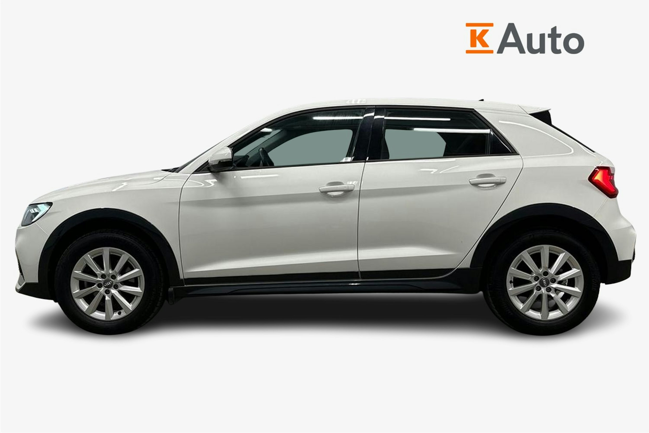 valkoinen Audi A1 2020 kuva 6.