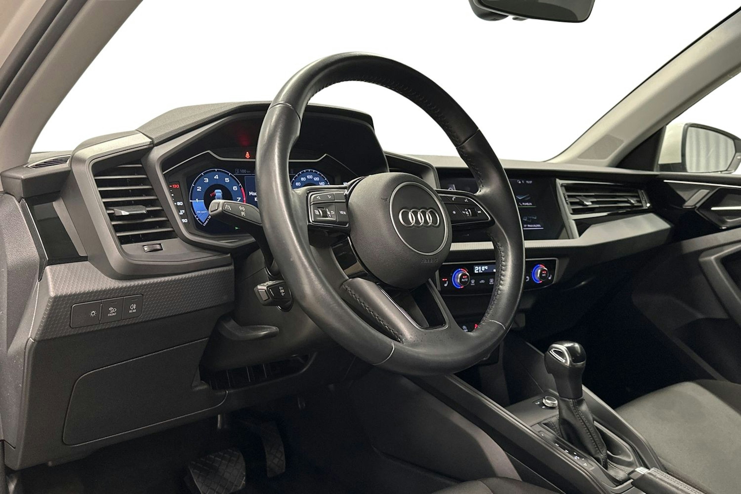 valkoinen Audi A1 2020 kuva 7.