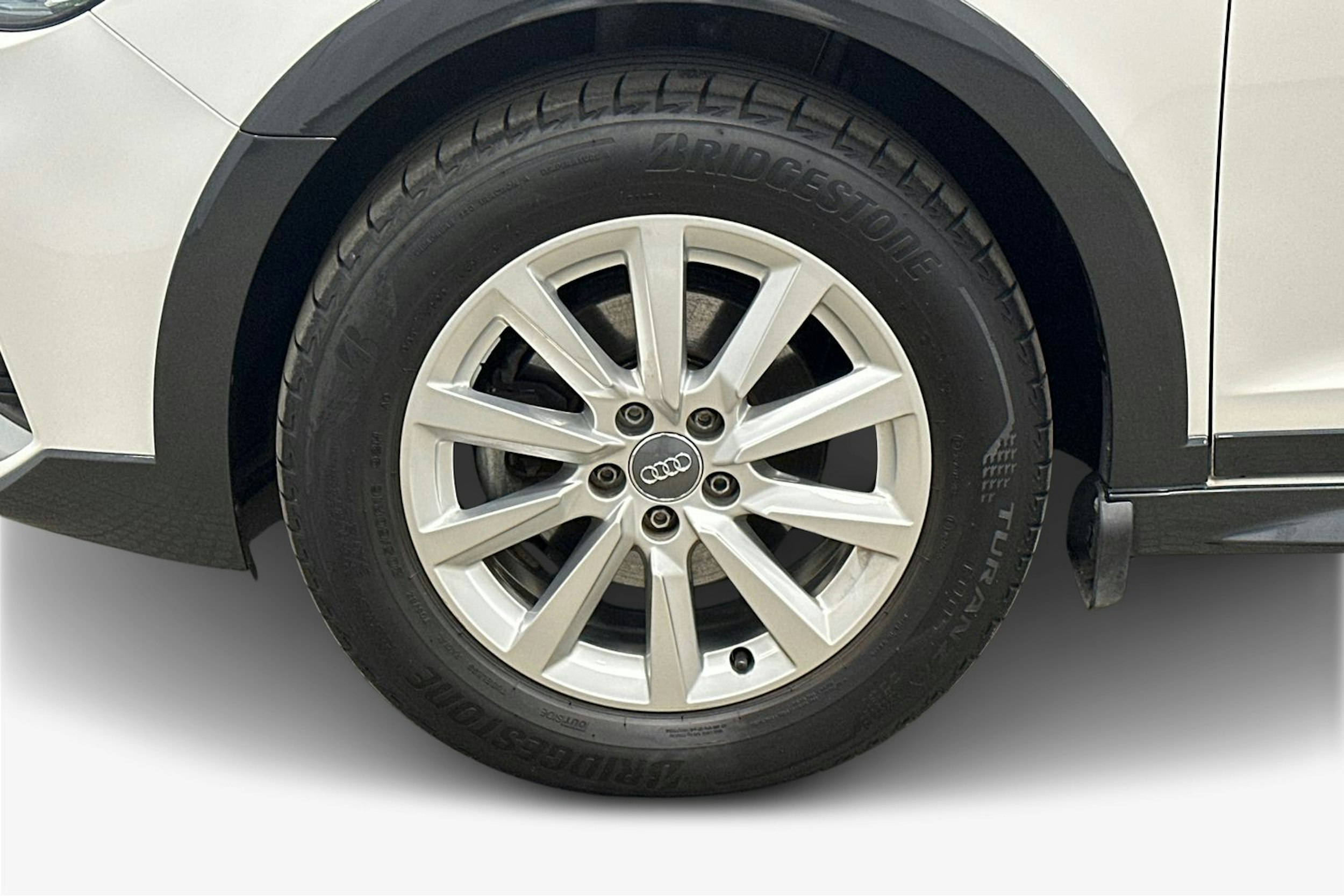 valkoinen Audi A1 2020 kuva 11.