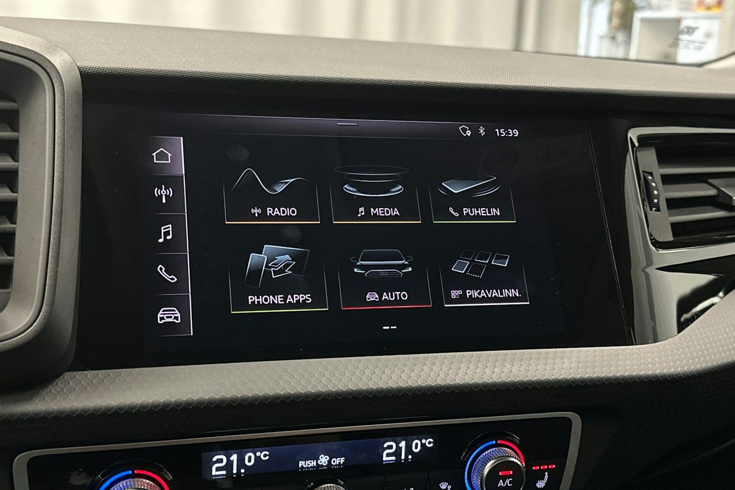 valkoinen Audi A1 2020 kuva 23.