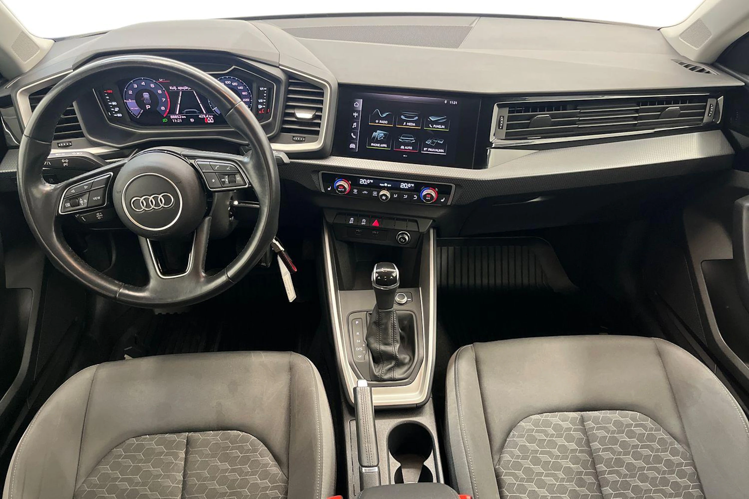 valkoinen Audi A1 2020 kuva 9.
