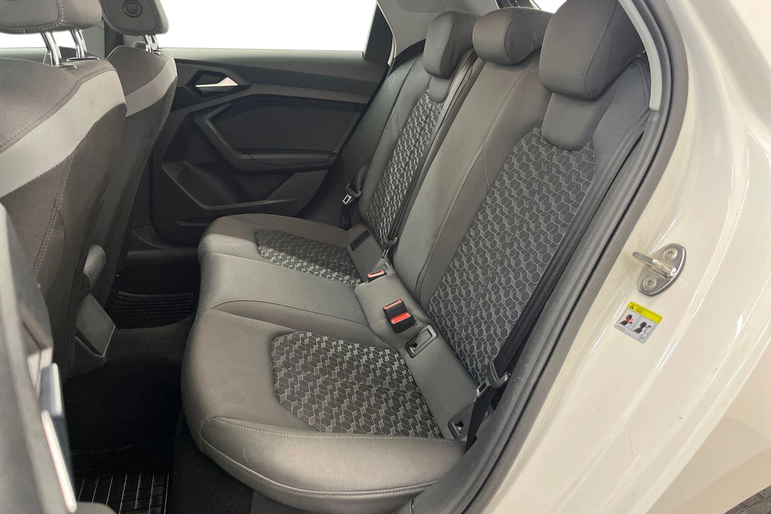 valkoinen Audi A1 2020 kuva 11.