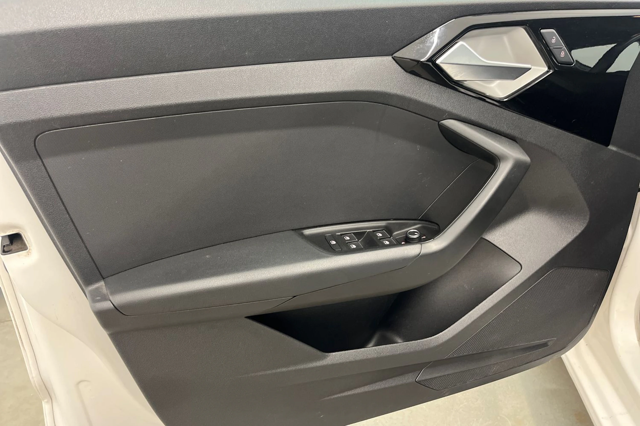 valkoinen Audi A1 2020 kuva 15.