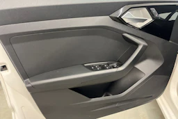 valkoinen Audi A1 2020 kuva 15.