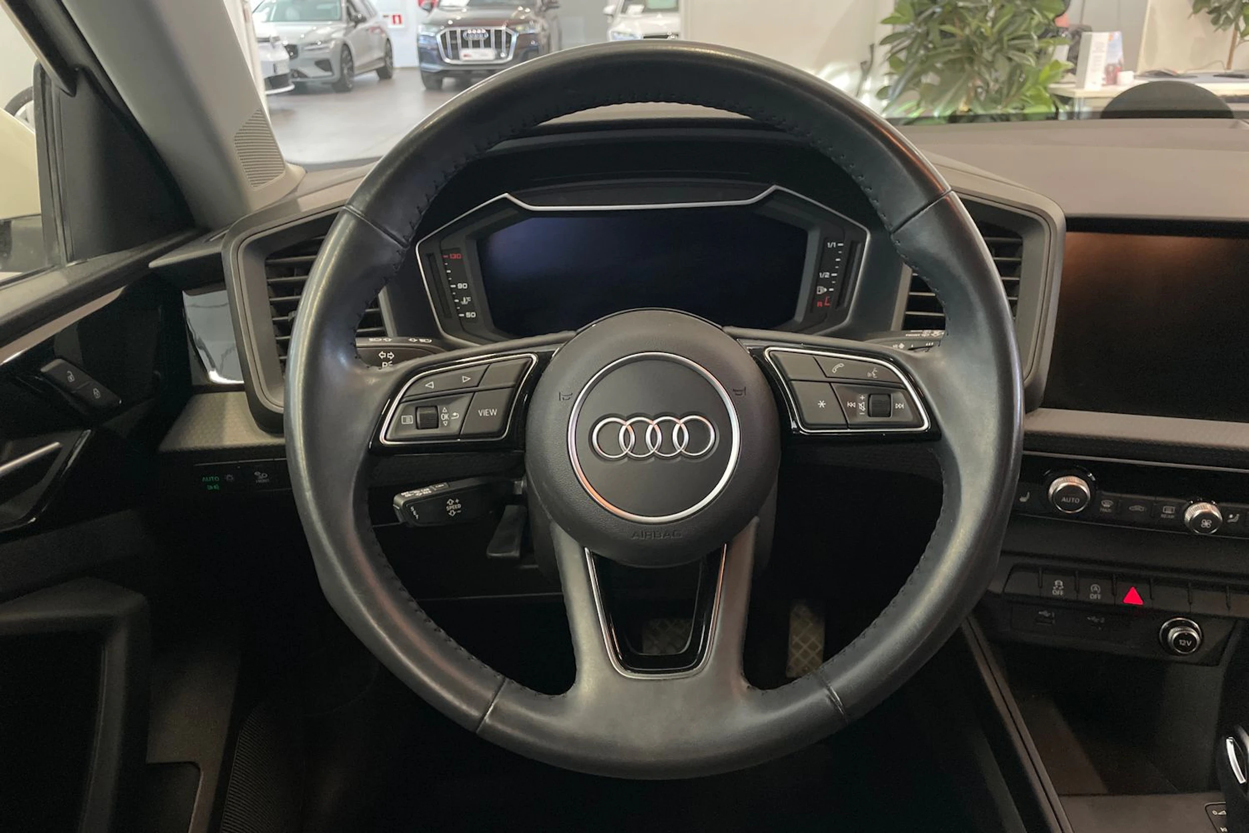 valkoinen Audi A1 2020 kuva 16.