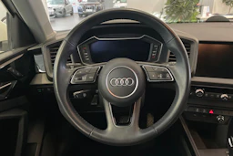 valkoinen Audi A1 2020 kuva 16.