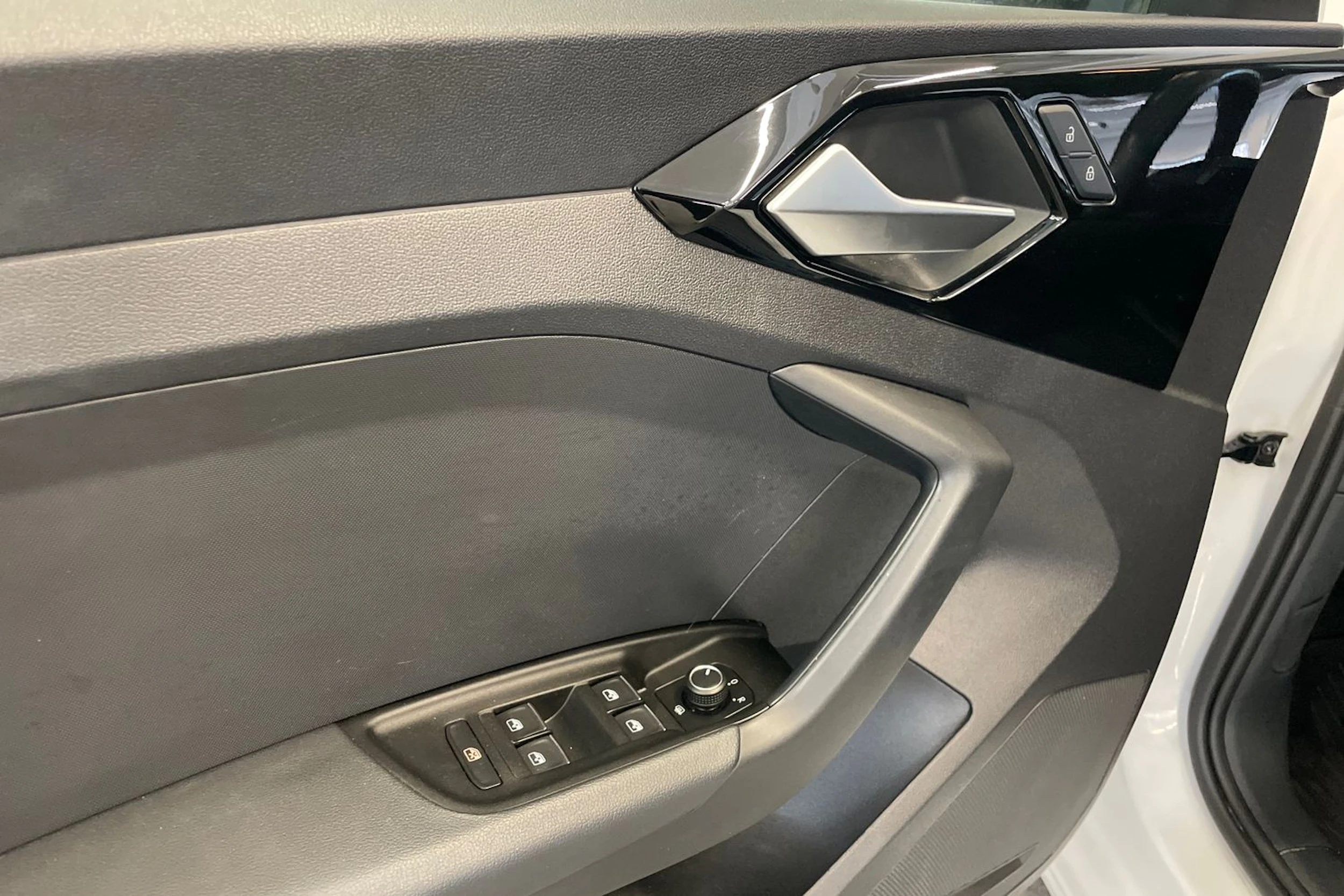 valkoinen Audi A1 2020 kuva 18.