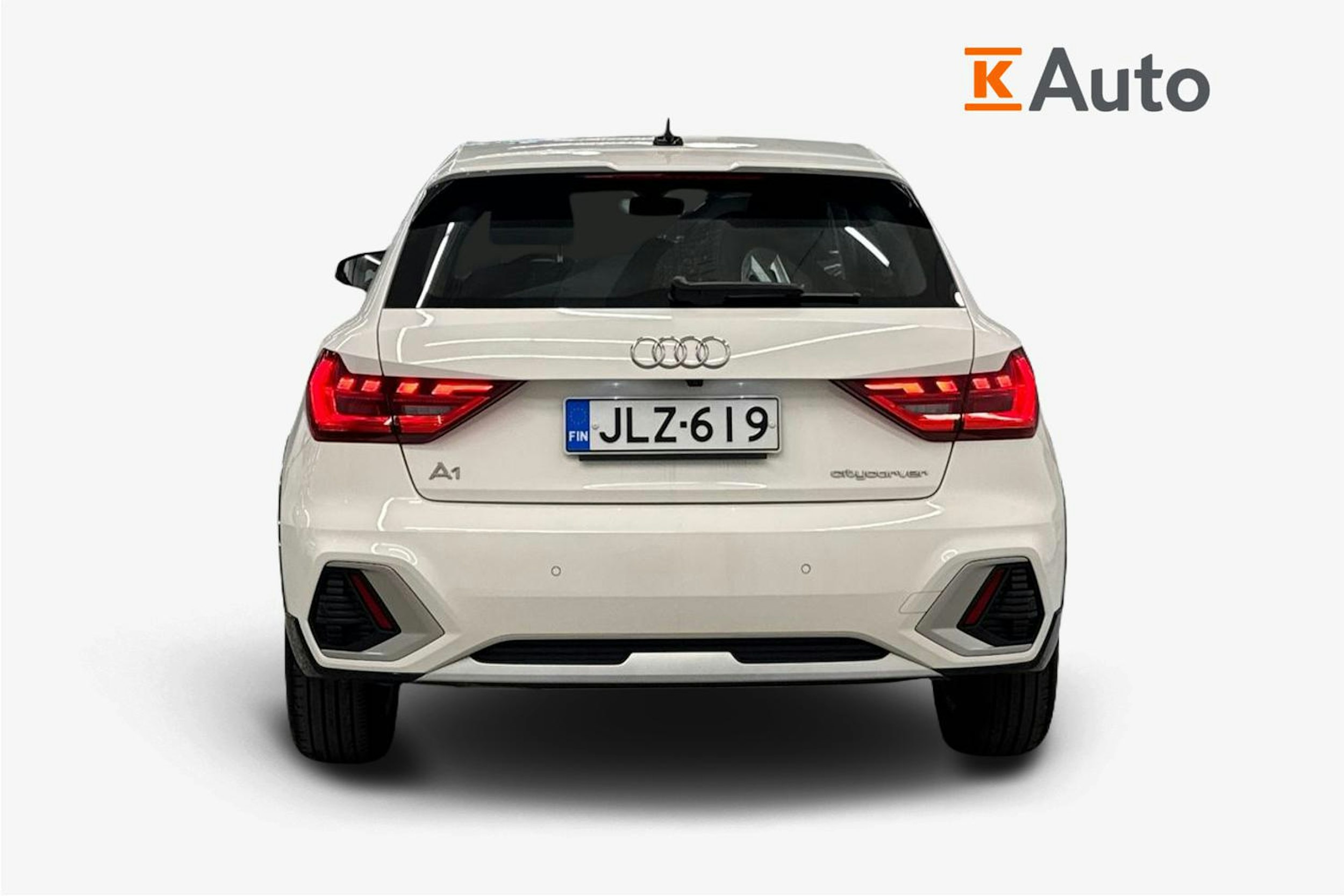 valkoinen Audi A1 2021 kuva 3.