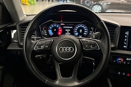 valkoinen Audi A1 2021 kuva 11.