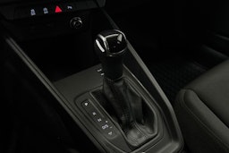 valkoinen Audi A1 2021 kuva 17.