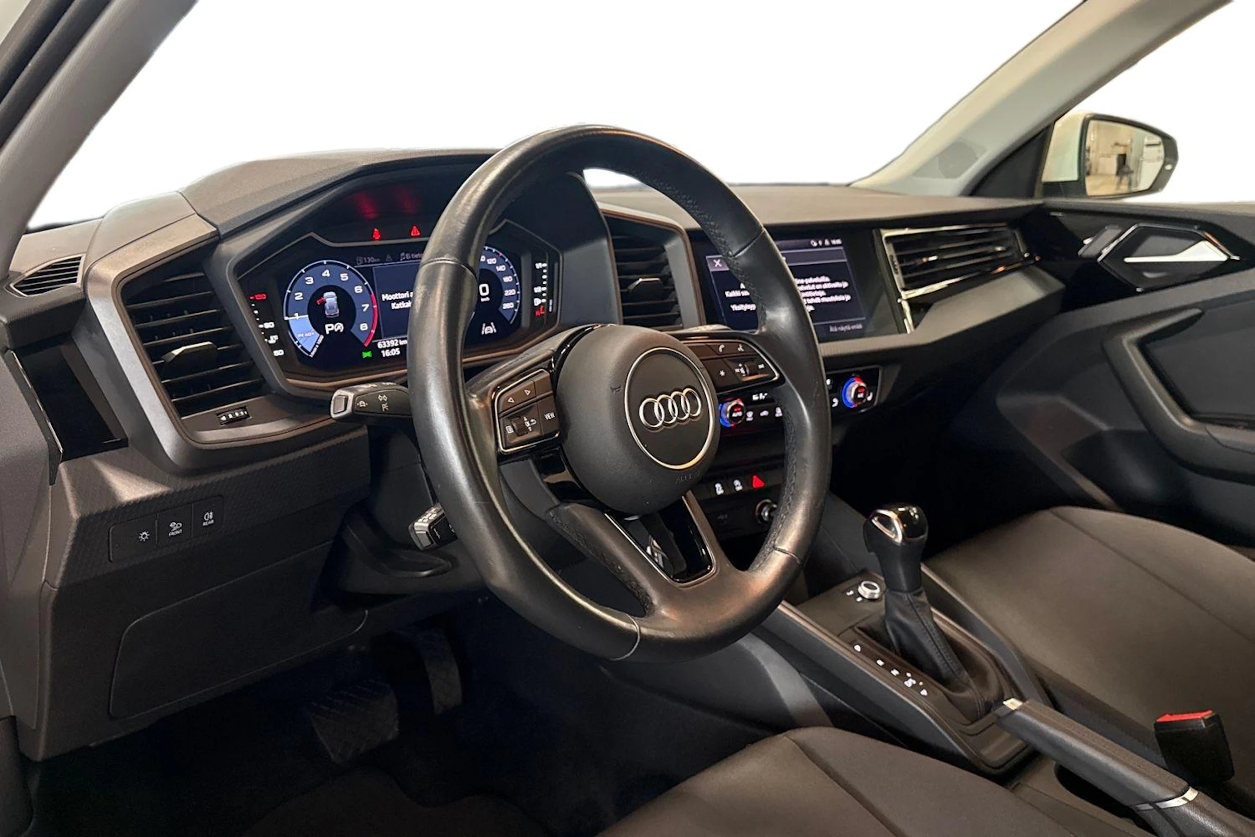 valkoinen Audi A1 2021 kuva 7.