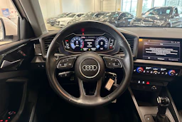 valkoinen Audi A1 2021 kuva 14.