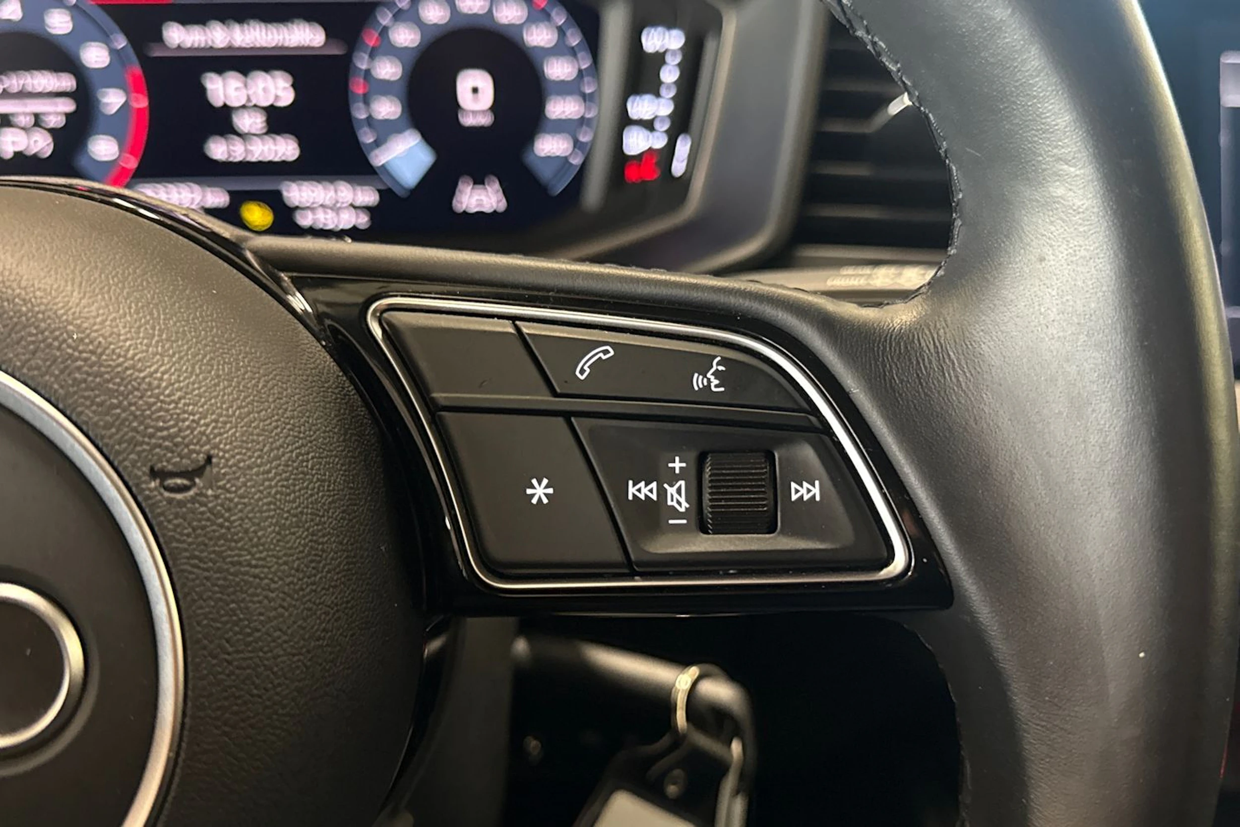 valkoinen Audi A1 2021 kuva 16.