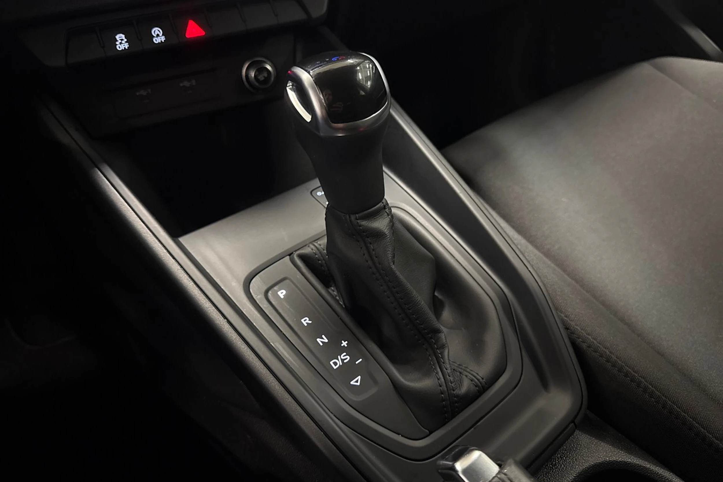 valkoinen Audi A1 2021 kuva 19.