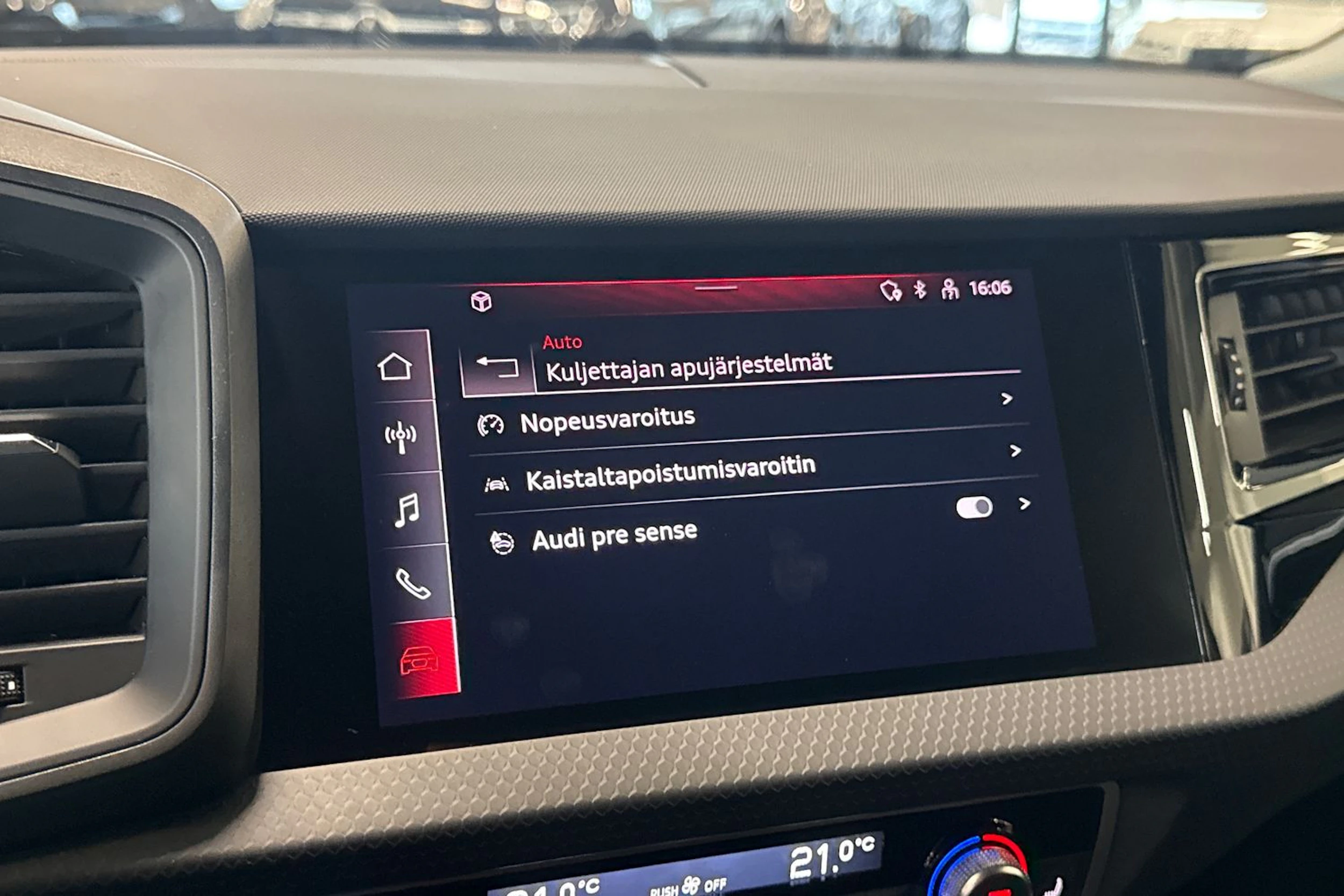 valkoinen Audi A1 2021 kuva 21.