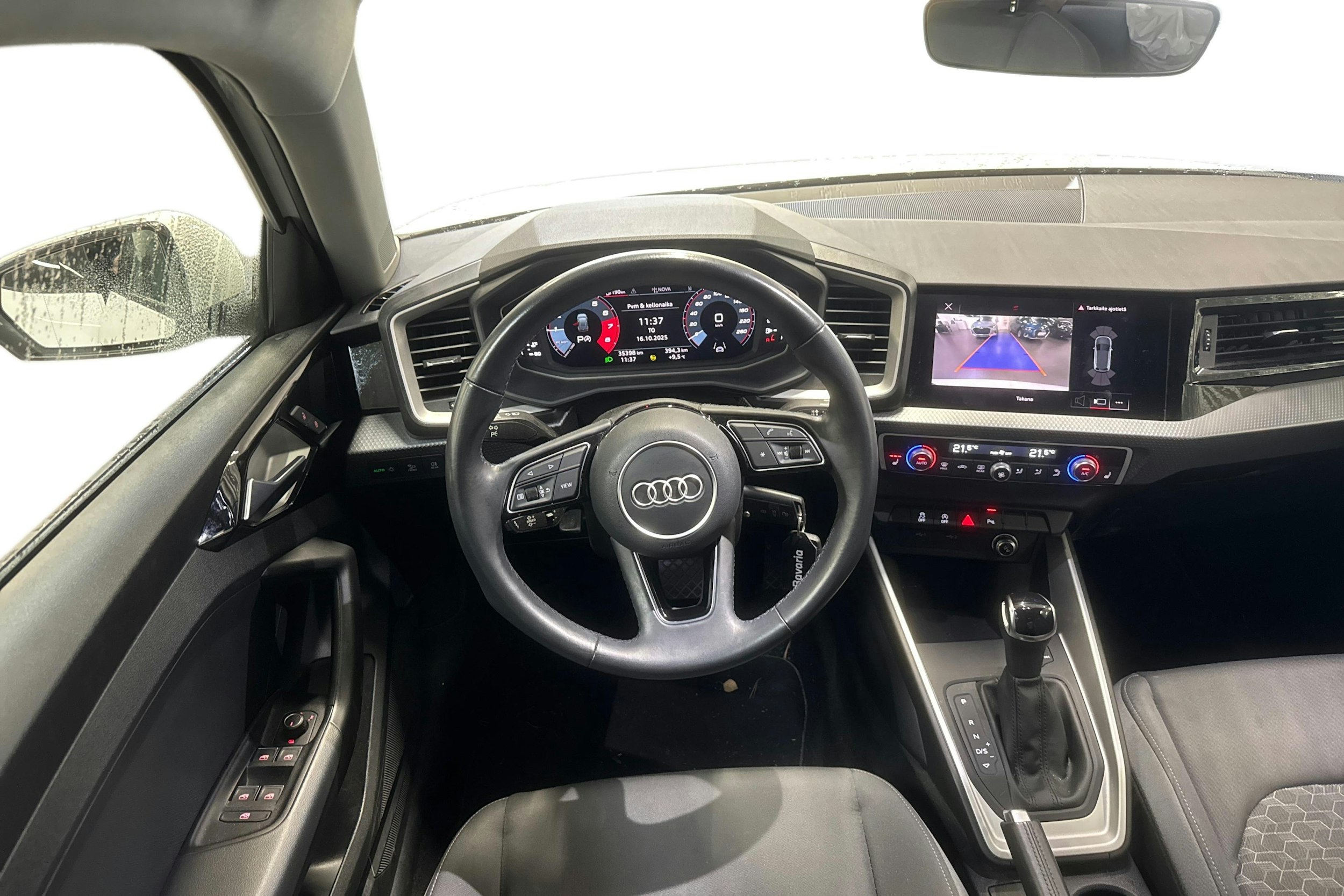 valkoinen Audi A1 2022 kuva 3.