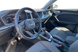 met. Musta Audi A1 2022 kuva 3.