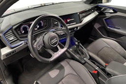 Musta Audi A1 2022 kuva 7.