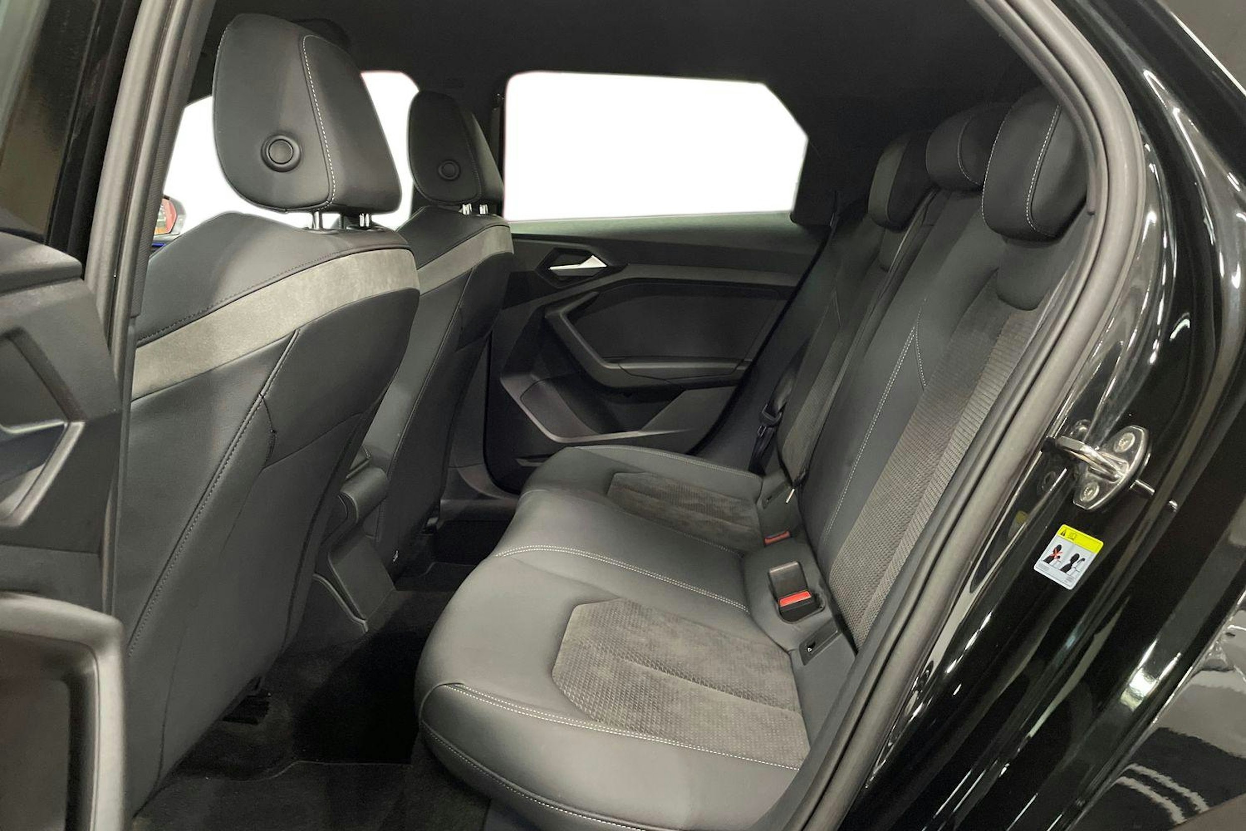 Musta Audi A1 2022 kuva 10.