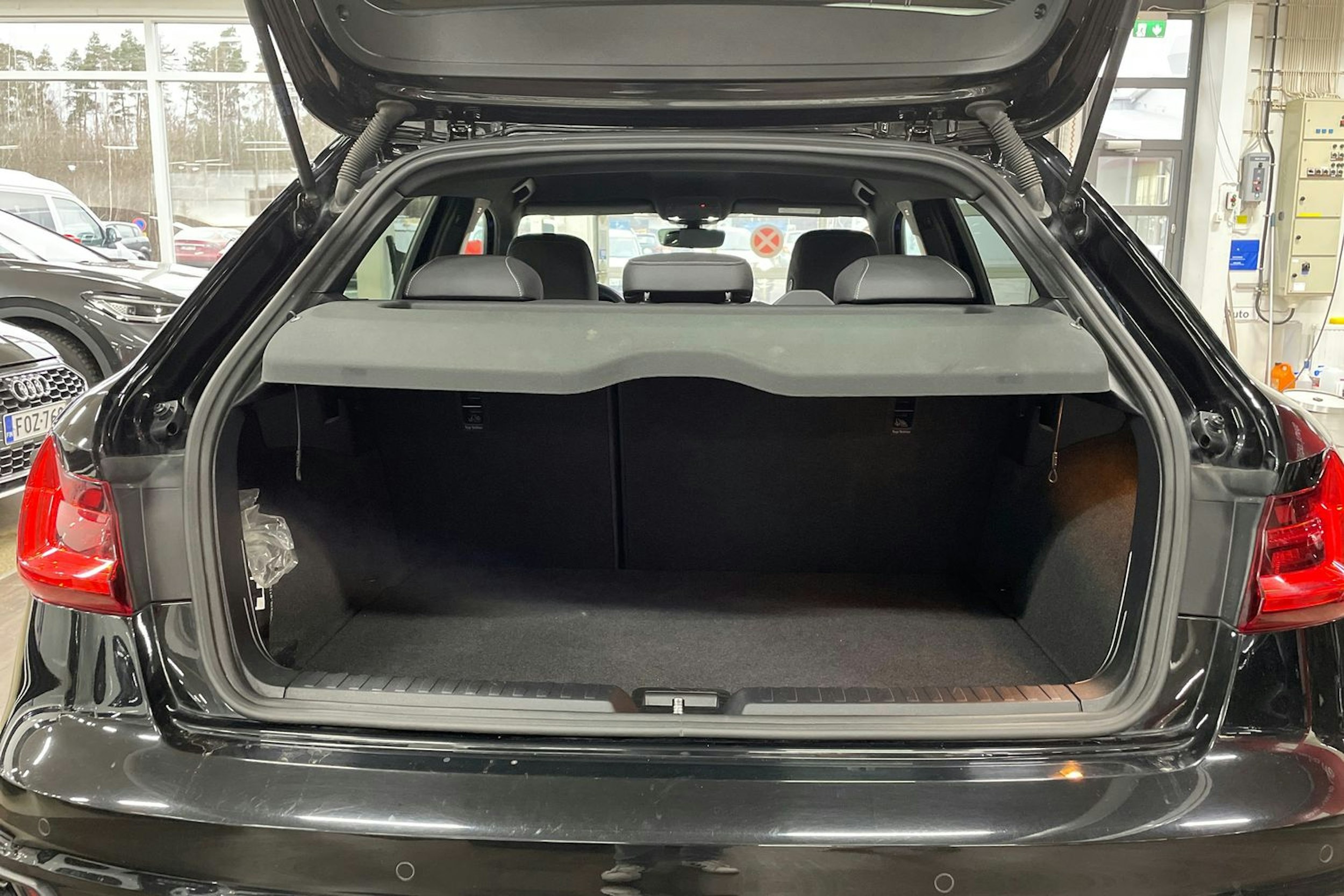 Musta Audi A1 2022 kuva 16.