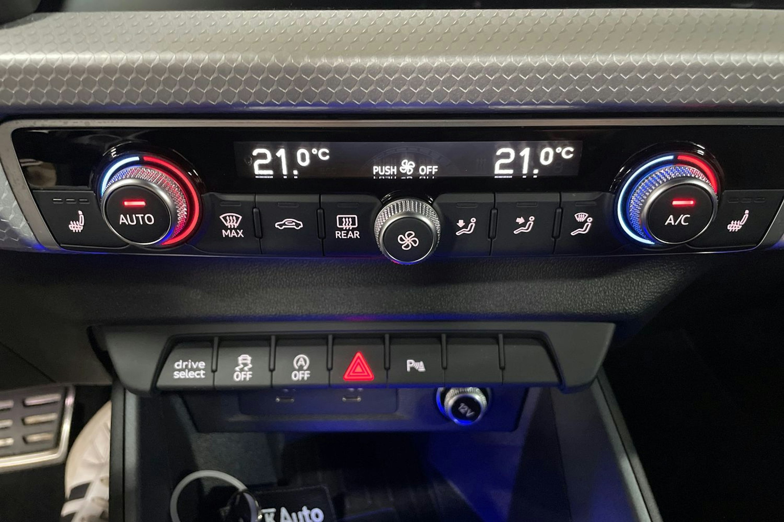 Musta Audi A1 2022 kuva 25.