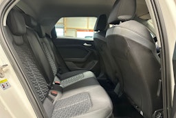 valkoinen Audi A1 2022 kuva 15.