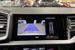 valkoinen Audi A1 2022 kuva 17.