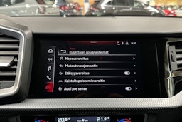 valkoinen Audi A1 2022 kuva 19.