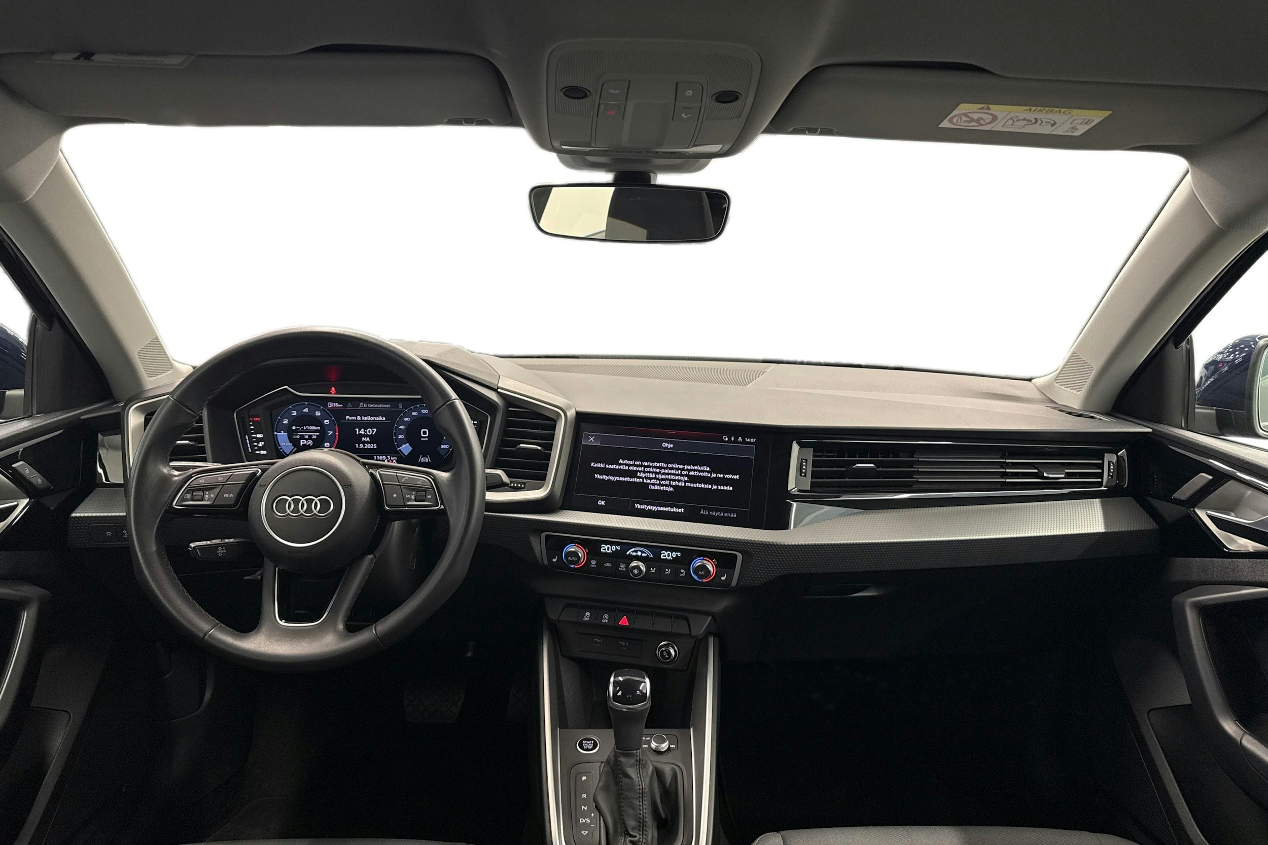 sininen Audi A1 2023 kuva 7.